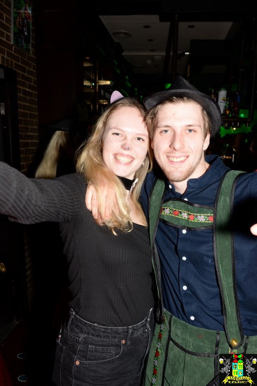 ../Images/Carnavals vrijdagavond in VdG 194.jpg